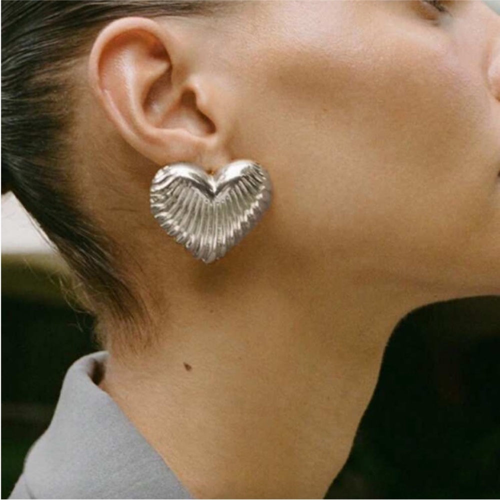 New! Silver Heart Statement Earrings (1064) NWOT